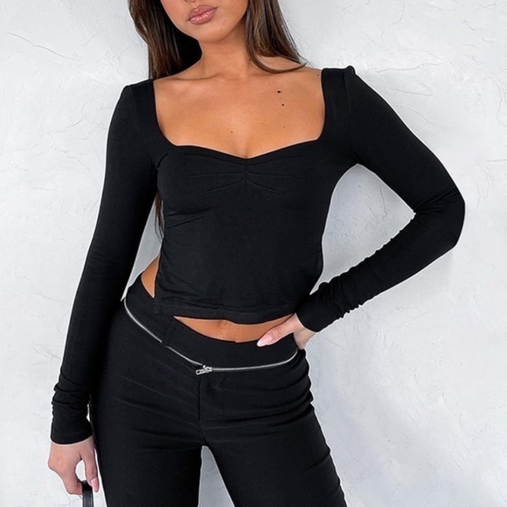 NWOT Trendy Queen Sweetheart Neck Side Slit Tees Black Long Sleeve Crop Top Sz L